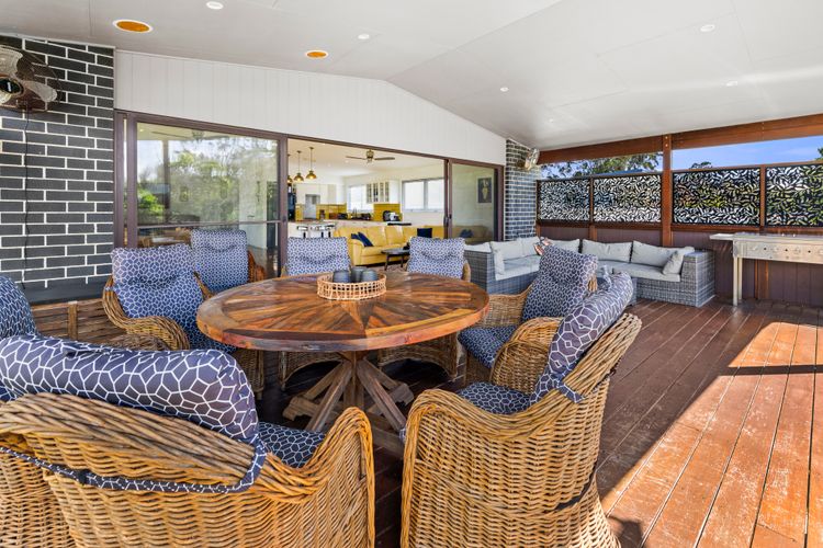 Whale Watcher – Beachfront with Spa