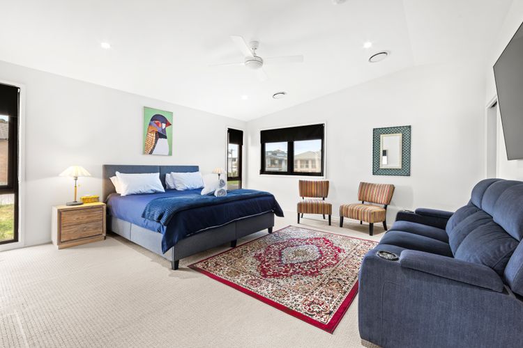 Whale Watcher – Beachfront with Spa