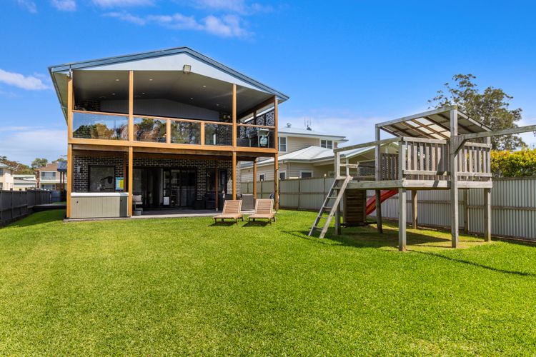 Whale Watcher – Beachfront with Spa