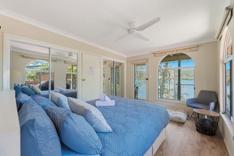 Dorathee Cottage – Pet Friendly – Absolute Waterfront