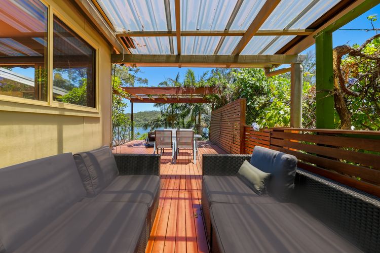 Dorathee Cottage – Pet Friendly – Absolute Waterfront