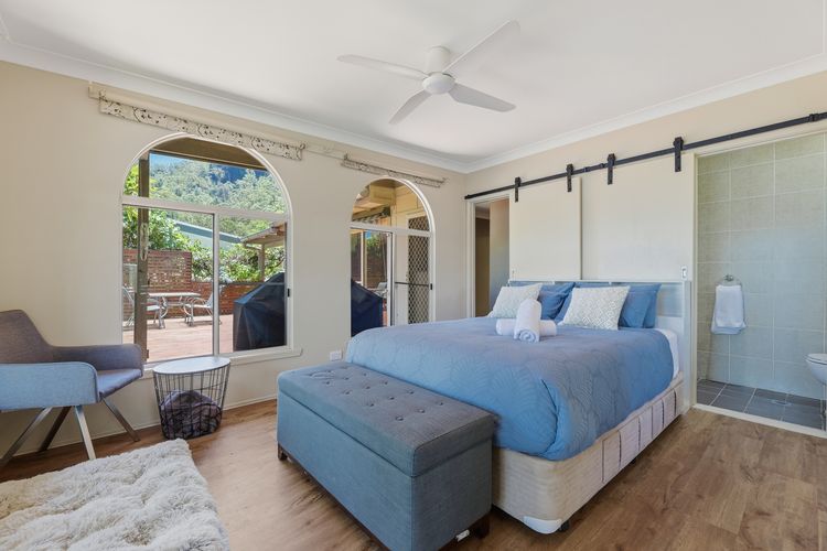 Dorathee Cottage – Pet Friendly – Absolute Waterfront