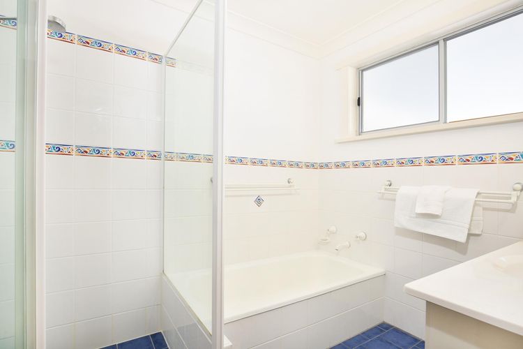 Shores – Pet-Friendly – 1 Min Walk to Beach