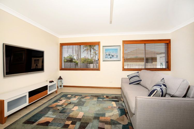 Shores – Pet-Friendly – 1 Min Walk to Beach