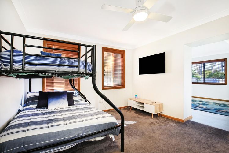 Shores – Pet-Friendly – 1 Min Walk to Beach