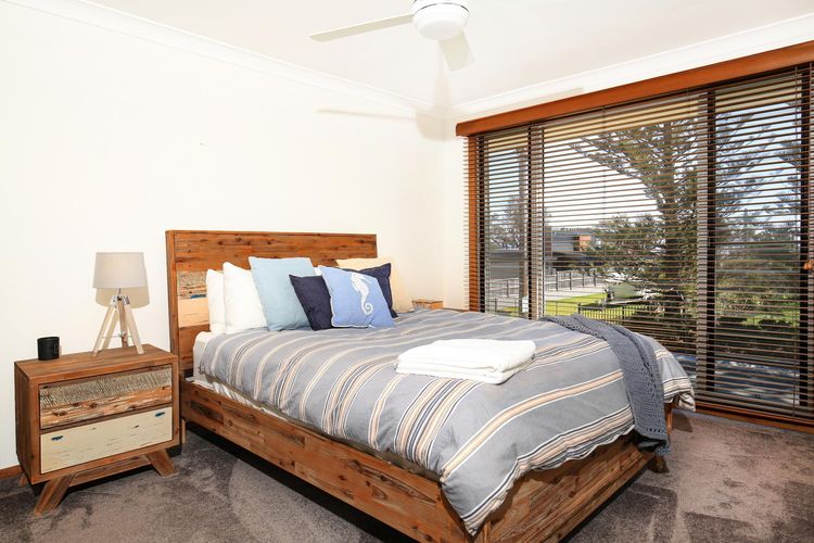 Shores – Pet-Friendly – 1 Min Walk to Beach