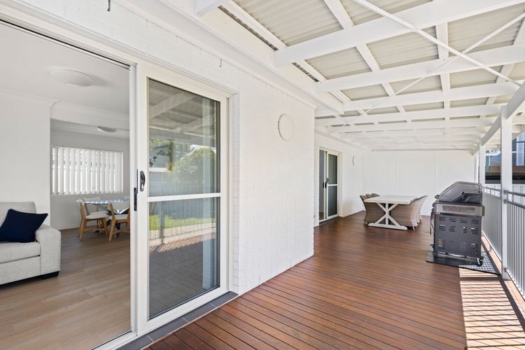 Villa Burra – Pet Friendly – 5 Mins Walk to the Beach