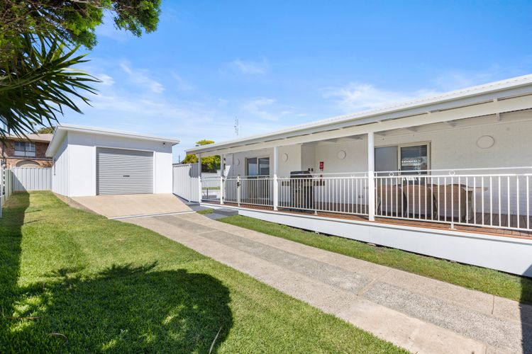 Villa Burra – Pet Friendly – 5 Mins Walk to the Beach