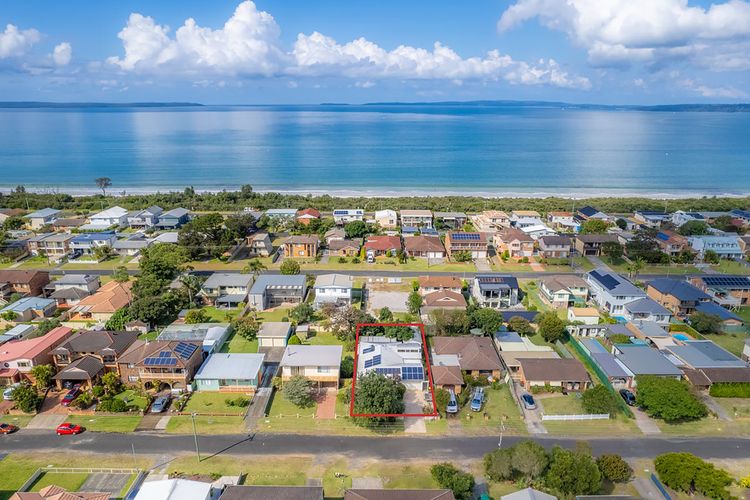 Bay Bliss – Fireplace – 3 Mins Walk to Beach