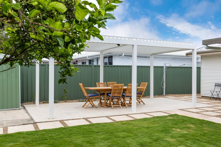 Bay Bliss – Fireplace – 3 Mins Walk to Beach