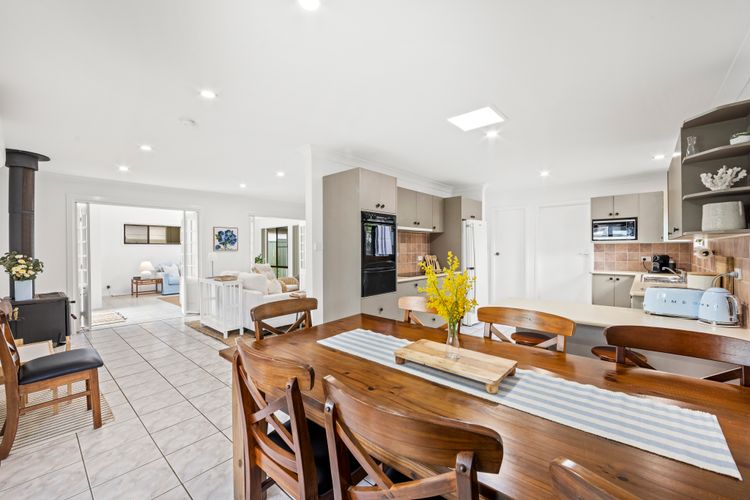 Bay Bliss – Fireplace – 3 Mins Walk to Beach