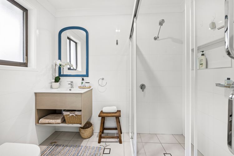 Bay Bliss – Fireplace – 3 Mins Walk to Beach