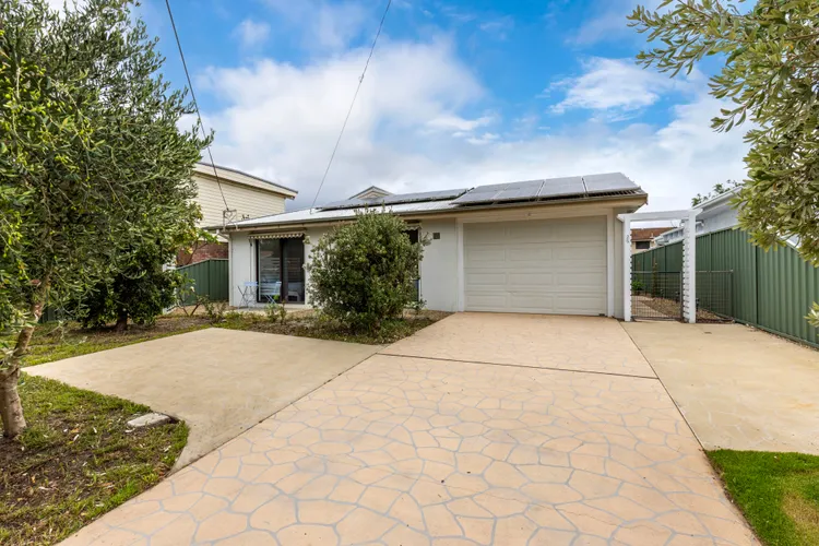 Bay Bliss – Fireplace – 3 Mins Walk to Beach