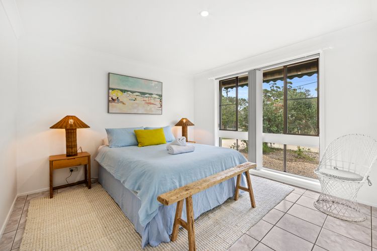 Bay Bliss – Fireplace – 3 Mins Walk to Beach