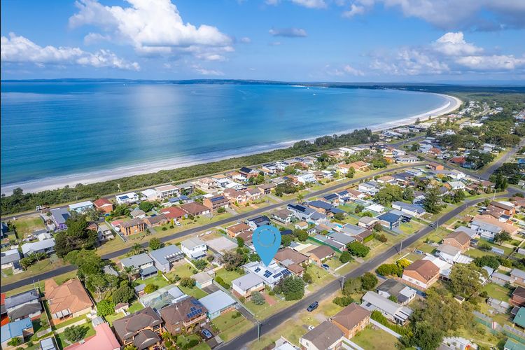 Bay Bliss – Fireplace – 3 Mins Walk to Beach