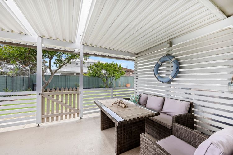 Bay Bliss – Fireplace – 3 Mins Walk to Beach