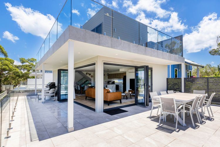 Bellagio – Swimming Pool with Ocean Views