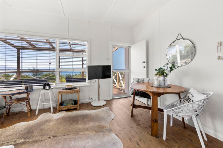 Moon Gate at Culburra – Pet Friendly Absolute Beachfront