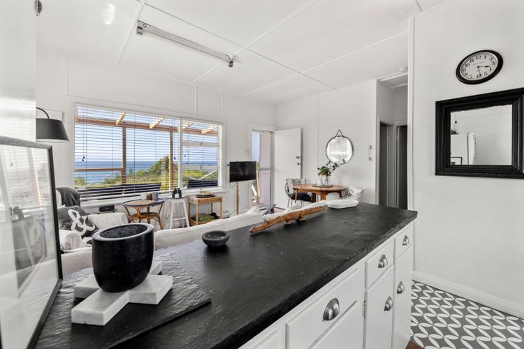 Moon Gate at Culburra – Pet Friendly Absolute Beachfront