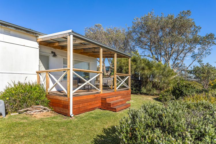 Moon Gate at Culburra – Pet Friendly Absolute Beachfront