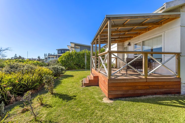 Moon Gate at Culburra – Pet Friendly Absolute Beachfront