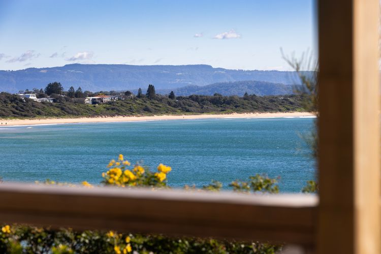 Moon Gate at Culburra – Pet Friendly Absolute Beachfront