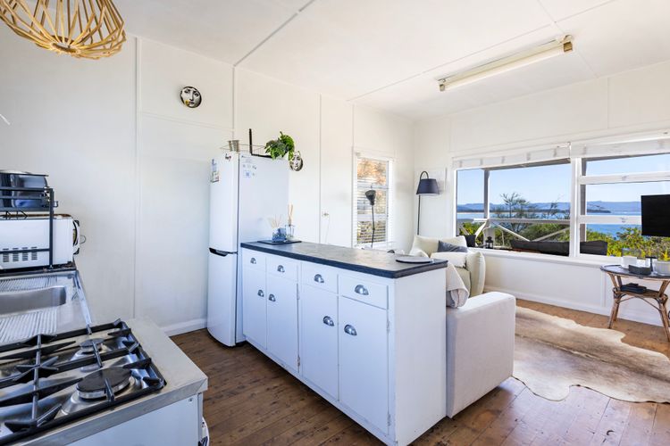 Moon Gate at Culburra – Pet Friendly Absolute Beachfront
