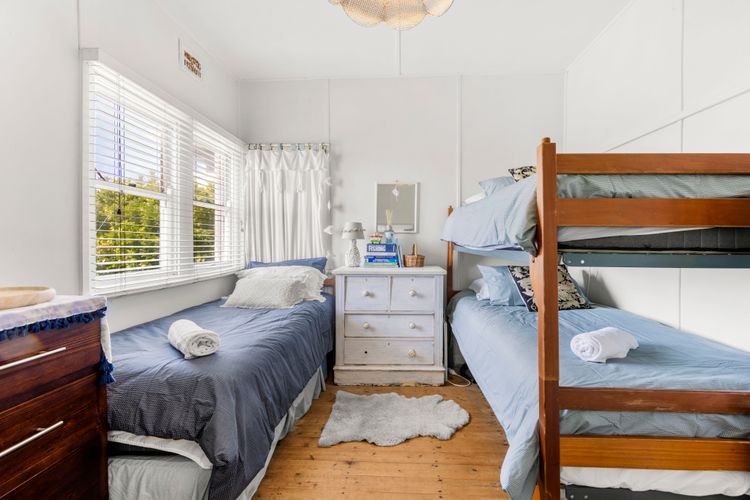 Moon Gate at Culburra – Pet Friendly Absolute Beachfront