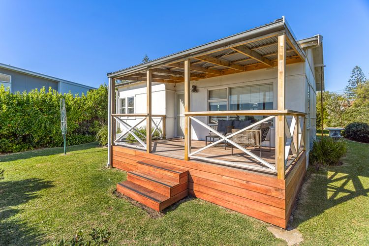 Moon Gate at Culburra – Pet Friendly Absolute Beachfront