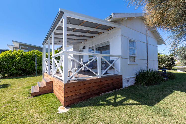 Moon Gate at Culburra – Pet Friendly Absolute Beachfront