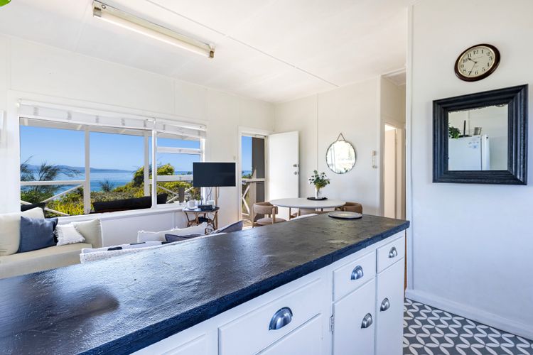 Moon Gate at Culburra – Pet Friendly Absolute Beachfront
