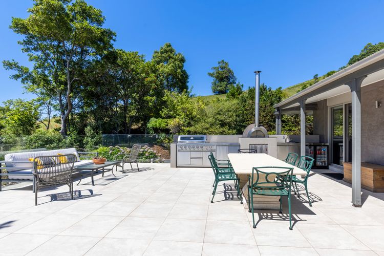 Moonraker – Fireplace with Swimming Pool