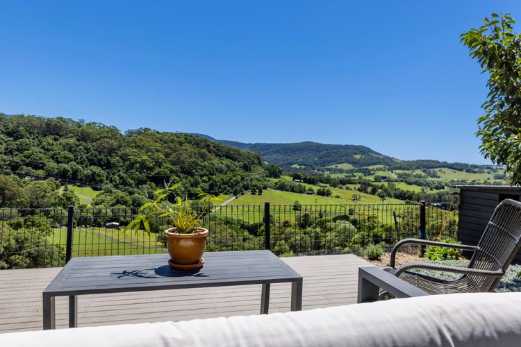 Moonraker – Fireplace with Swimming Pool