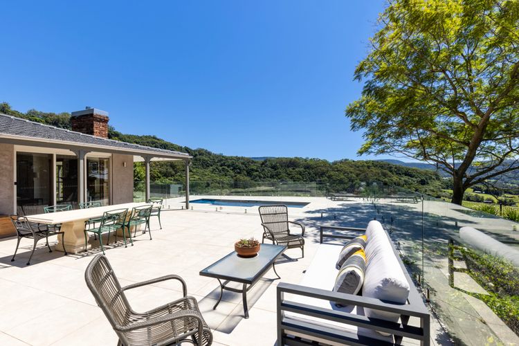 Moonraker – Fireplace with Swimming Pool