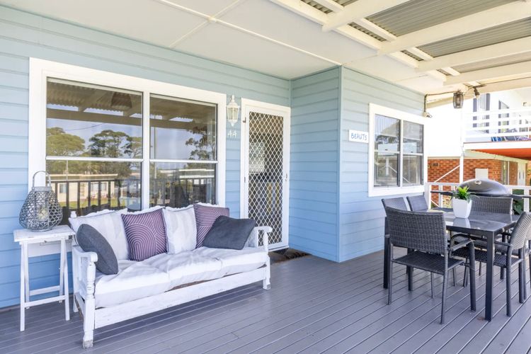 Beauts – Pet Friendly – 5 Mins Walk to Beach