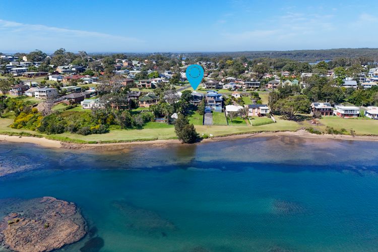 Pelican Retreat – Pet Friendly – Absolute Waterfront