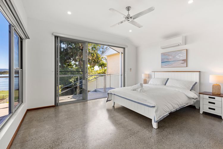 Pelican Retreat – Pet Friendly – Absolute Waterfront