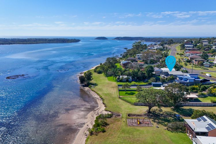 Pelican Retreat – Pet Friendly – Absolute Waterfront