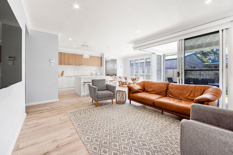Barefoot Bay House – 10 Mins Walk to the Bay