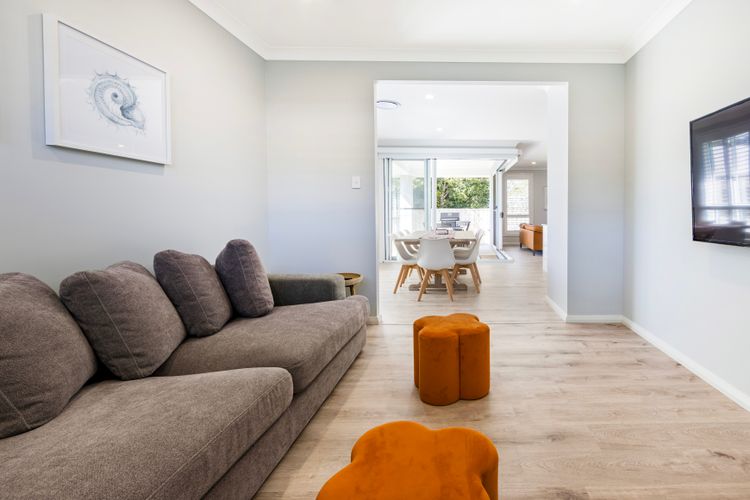 Barefoot Bay House – 10 Mins Walk to the Bay