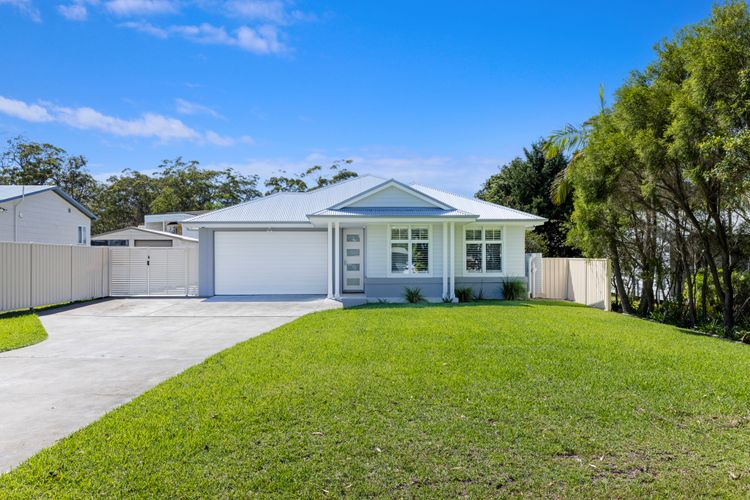Barefoot Bay House – 10 Mins Walk to the Bay