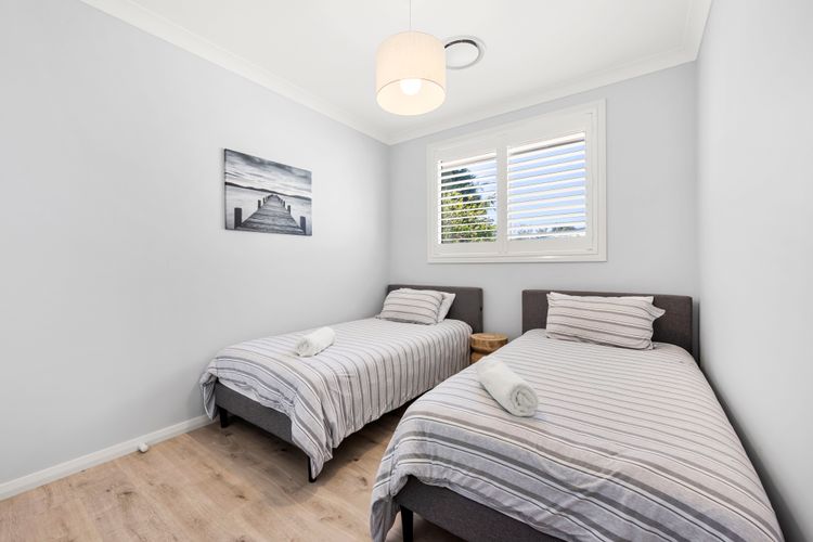 Barefoot Bay House – 10 Mins Walk to the Bay