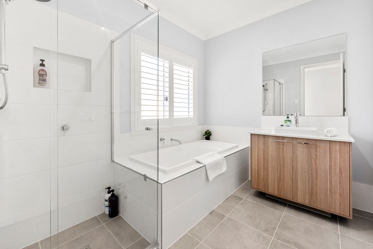 Barefoot Bay House – 10 Mins Walk to the Bay