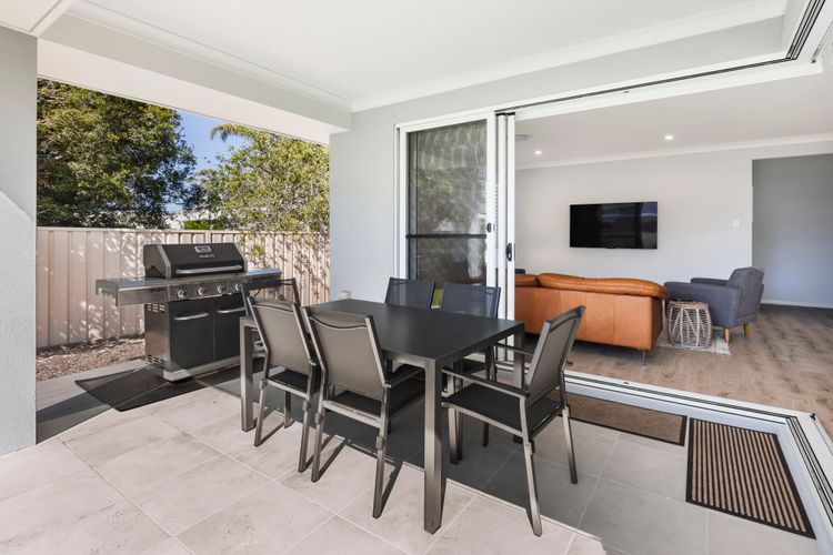 Barefoot Bay House – 10 Mins Walk to the Bay