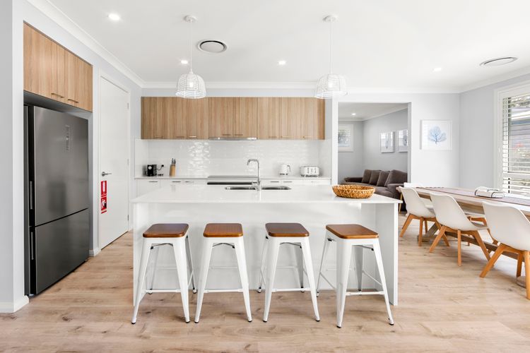 Barefoot Bay House – 10 Mins Walk to the Bay