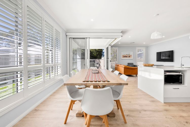 Barefoot Bay House – 10 Mins Walk to the Bay