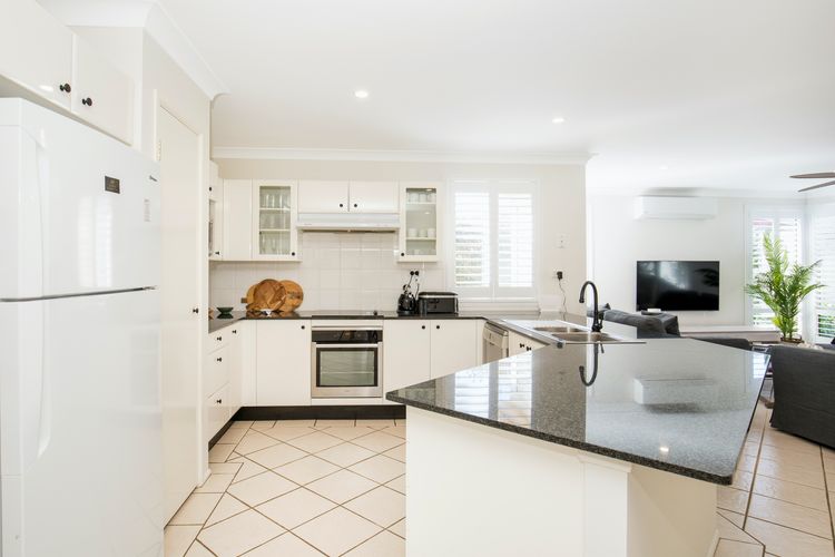 Delamere – Pet Friendly with Firepit & Fireplace