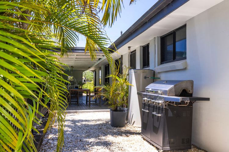 Pool Oasis – Swimming Pool – 10 Mins to Beach