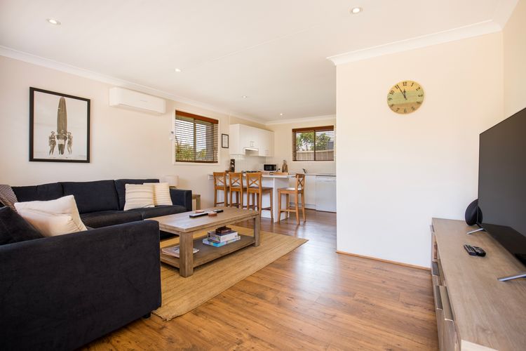 Cosy living room with 55 inch smart TV with Netflix, Foxtel & Amazon Prime