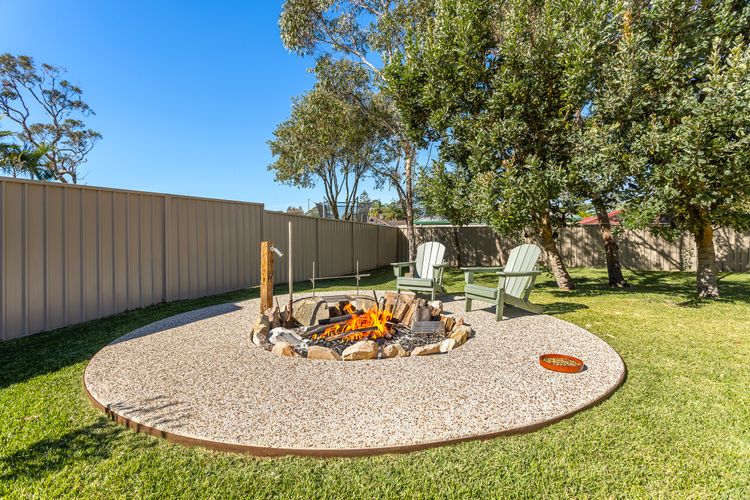 Poppy’s – Fire Pit – 4 Mins Walk to Beach